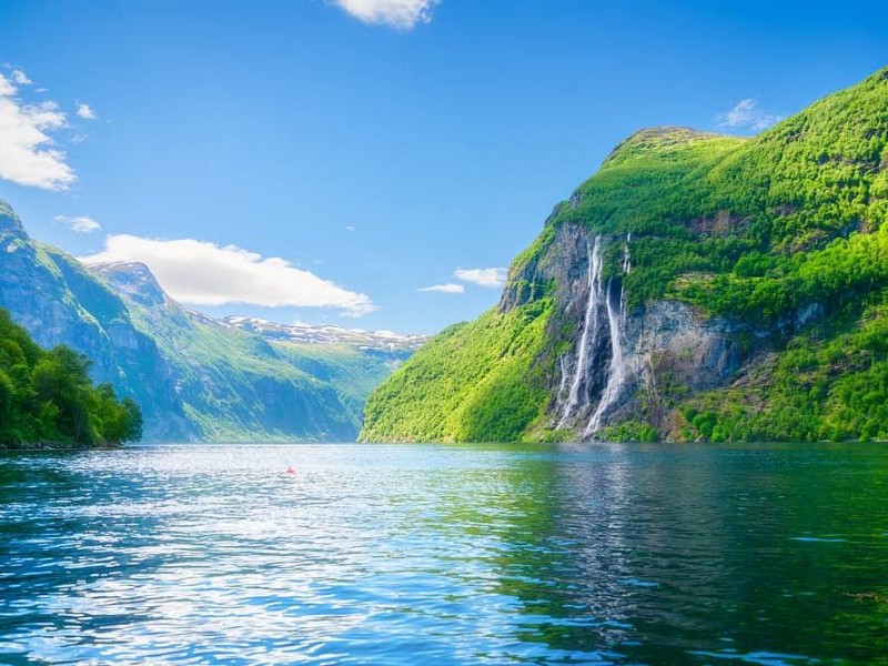 NORVEŠKA, DEŽELA ČAROBNIH FJORDOV IN LEDENIKOV